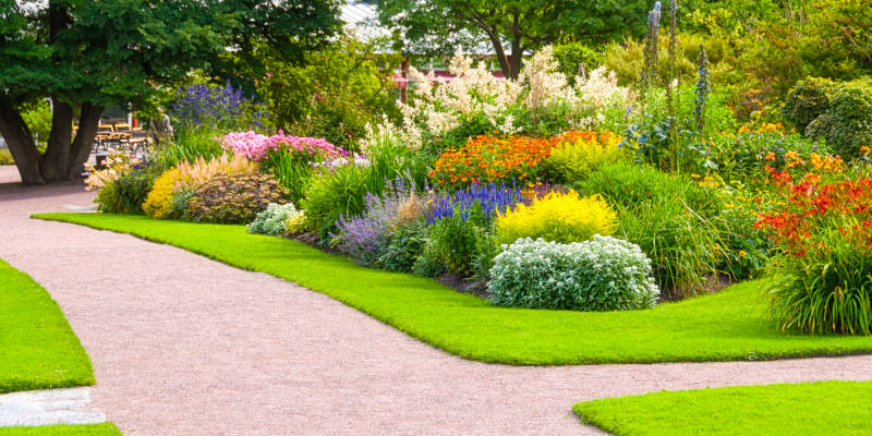 Lawn Edging in Lake Oconee, Georgia